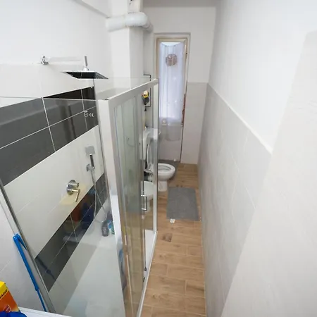 Stanza Doppia Con Cucina E Bagno In Comune Genova
